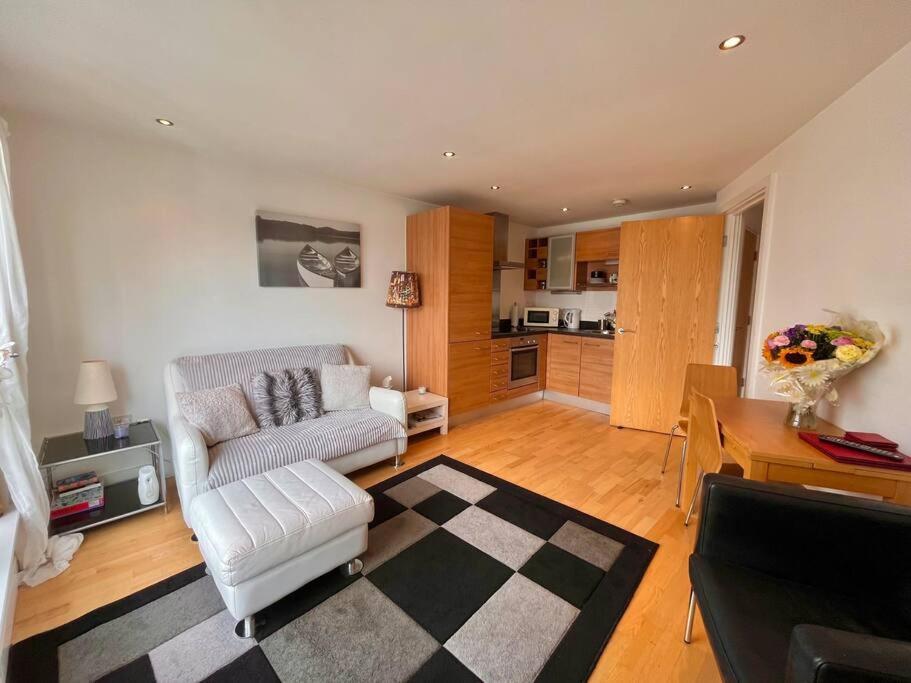 Lovely City Centre 1 Bed Apartment Beeston Hill Exterior photo